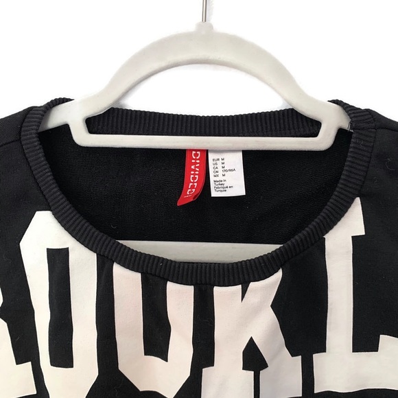 ⭐️ 2 for $10! ⭐️ H&M Brooklyn Crop Sweatshirt - Picture 3 of 4